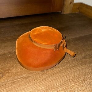 Vintage 1950s Brown Velvet Tilt Hat Halo Style Grosgrain Bow Women’s Church Hat‎